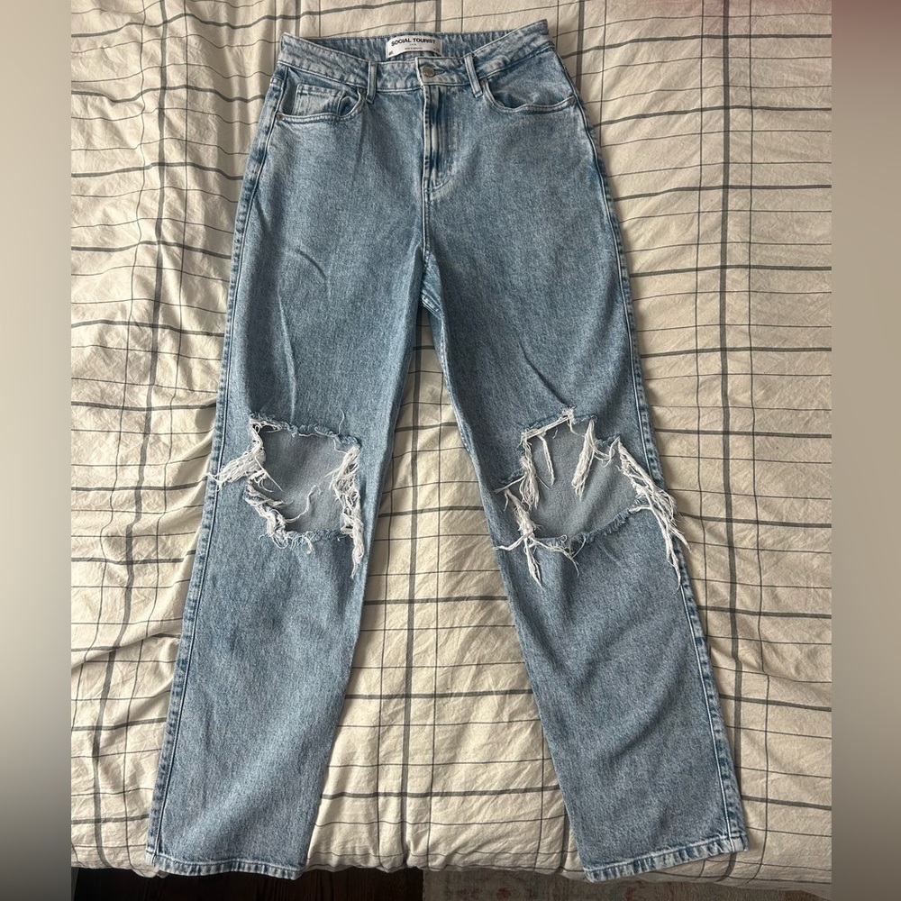 Hollister Social Tourist Distressed Blue Jeans- 9 R